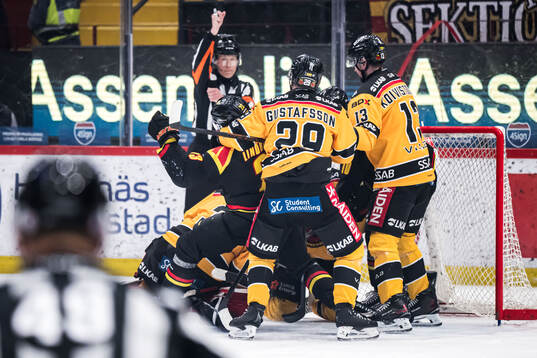 Brynäs Oskar Lindblom och Luleås Erik Gustafsson