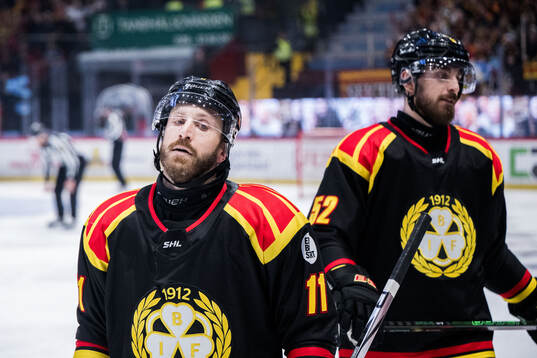 Brynäs Jordan Schroeder och Jack Kopacka deppar