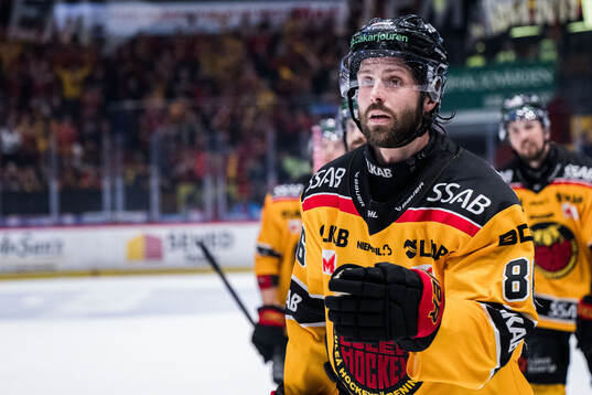 Luleås Mathias Bromé jublar