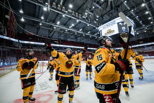 Luleås Brendan Shinnimin jublar