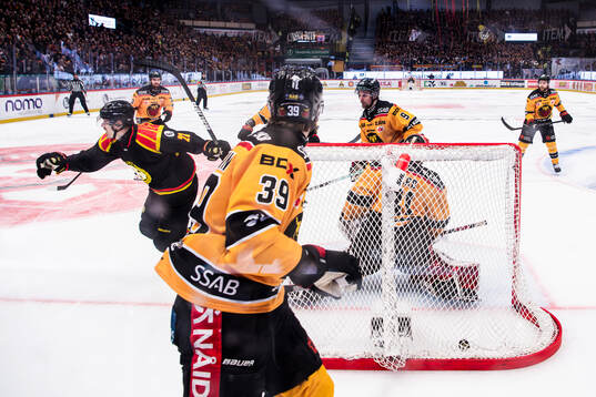 Brynäs Oskar Lindblom jublar