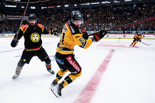Brynäs Jack Kopacka och Luleås Markus Nurmi