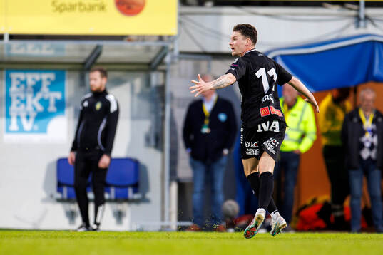Örebros Samuel Kroon gör mål som blir bortdömt