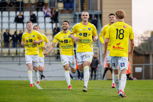 Falkenbergs Nils Bertilsson jublar
