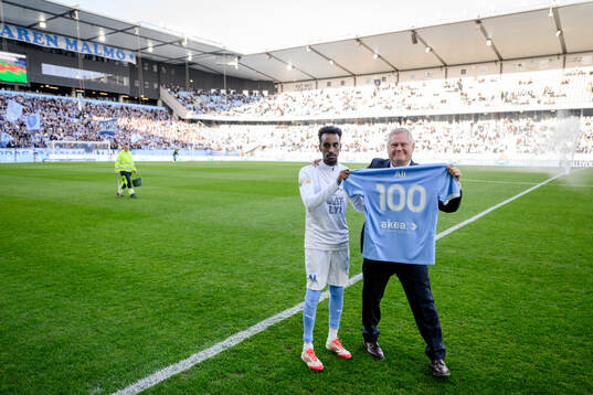 Malmö FFs ordförande Anders Pålsson med Taha Ali som