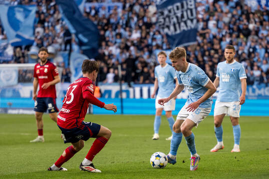 Östers Tatu Varmanen och Malmö FFs Hugo Bolin