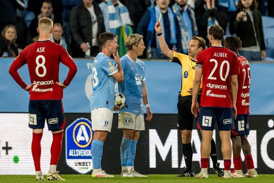 Malmö FFs Jens Stryger Larsen får en varning