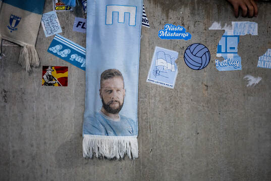 En halsduk med Malmö FFs Pontus Jansson