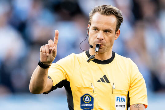 Fotbollsdomaren Kristoffer Karlsson
