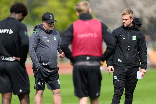 Tränare Roar Hansen och assisterande tränare Victor
