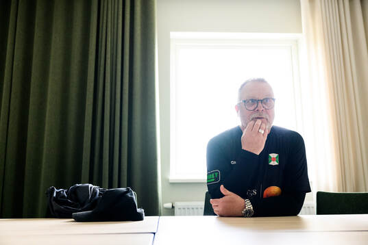 Tränare Roar Hansen blir intervjuad