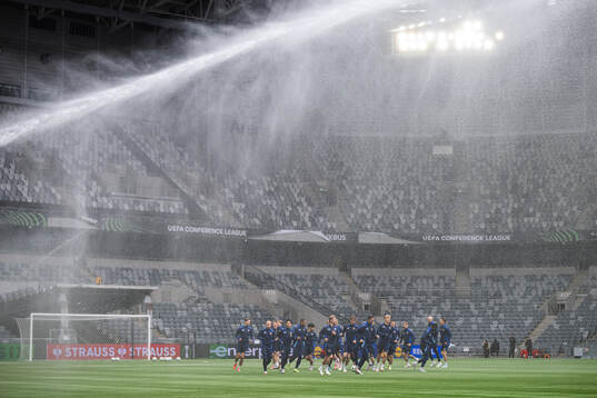 Bläddra bland fler bilder av Football, UEFA Conference League, Djurgården, Training 