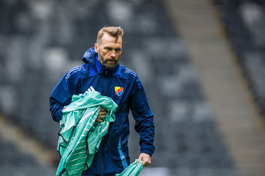 Head coach Jani Honkavaara