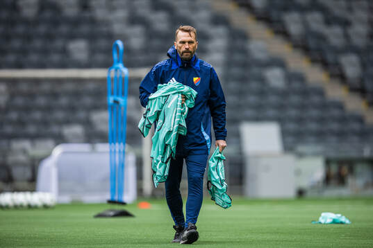 Head coach Jani Honkavaara
