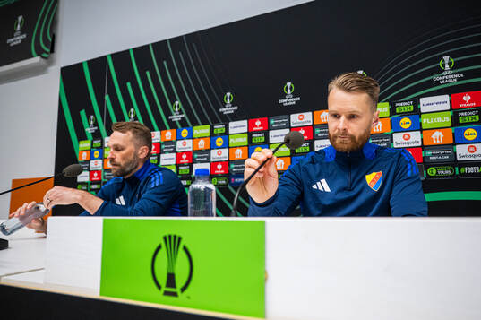 Head coach Jani Honkavaara and Jacob Une of Djurgården