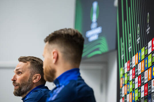 Head coach Jani Honkavaara and Jacob Une of Djurgården