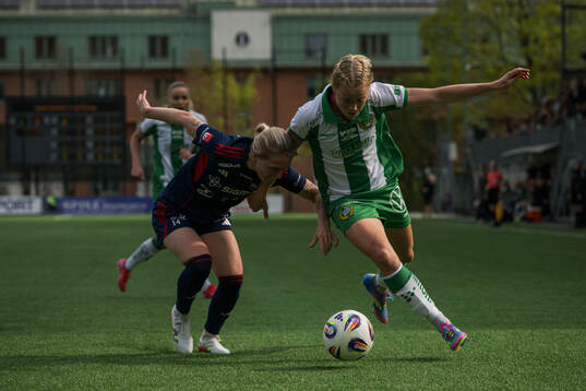 Rosengårds Emilia Larsson och Hammarbys Smilla Holmberg