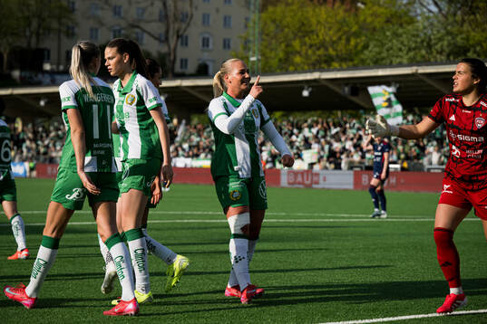 Hammarbys Cathinka Tandberg  jublar