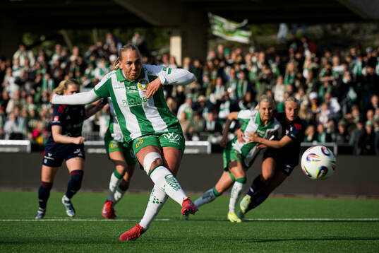 Hammarbys Cathinka Tandberg  jublar