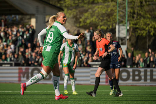 Hammarbys Cathinka Tandberg  jublar