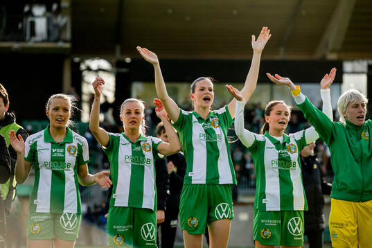 Hammarbys spelare jublar