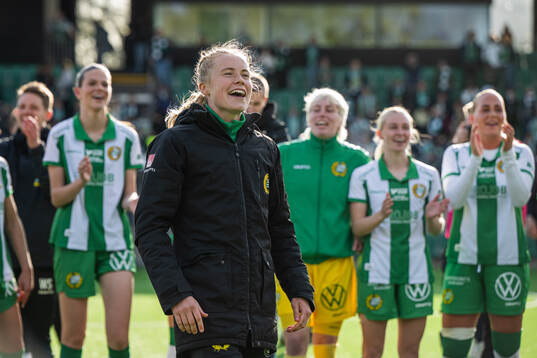 Hammarbys Julie Blakstad jublar