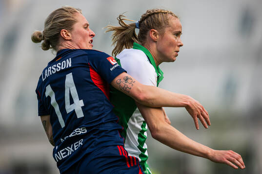 Rosengårds Emilia Larsson och Hammarbys Julie Blakstad