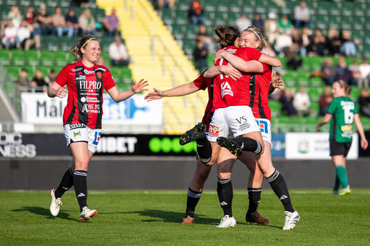 Stafsinges Anneli Bengtsson jublar med Lina Torstensson