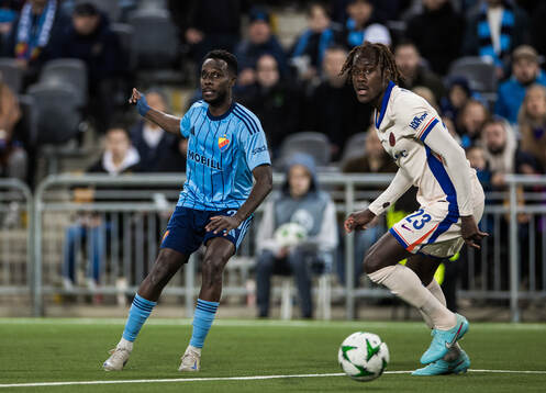 Tokmac Nguen  of Djurgården and Trevoh Chalobah of Chelsea