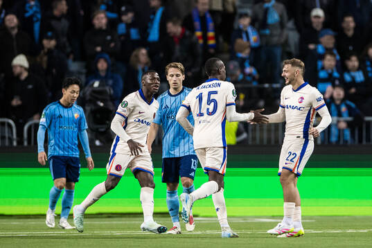 Nicolas Jackson of Chelsea celebrates the 0-4