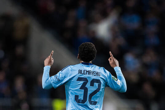 Isak Alemayehu Mulugeta of Djurgården celebrates the 1-4