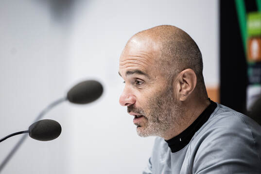 Coach Enzo Maresca of Chelsea