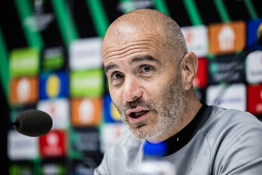 Coach Enzo Maresca of Chelsea