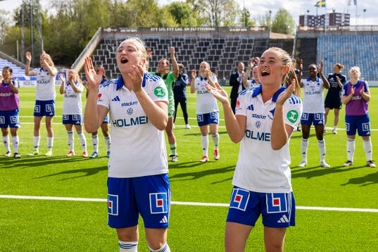 IFK Norrköpings Wilma Leidhammar och Svea Rehnberg jublar
