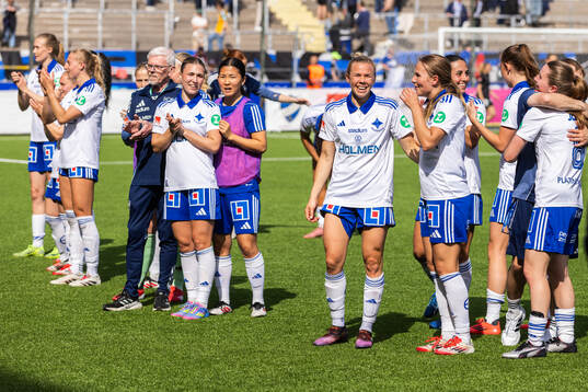 IFK Norrköpings spelare jublar