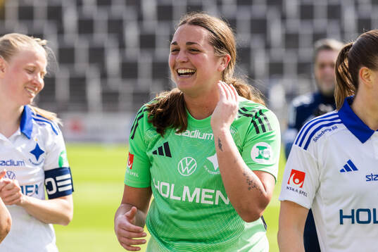 IFK Norrköpings målvakt Caroline Delisle jublar