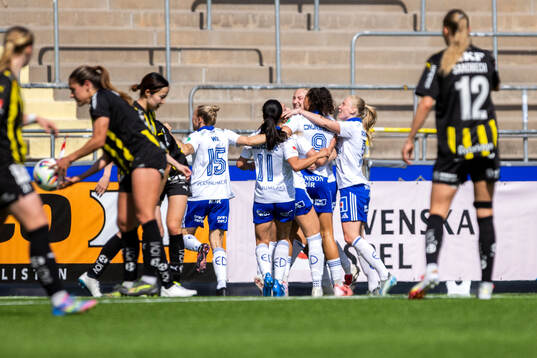IFK Norrköpings spelare jublar
