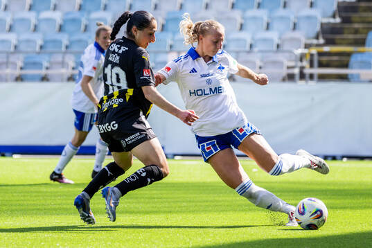 Häckens Nesrin Akgun och IFK Norrköpings Sam Angel