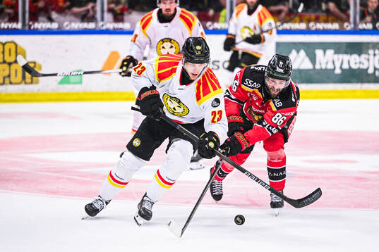 Brynäs Oskar Lindblom och Luleås Mathias Bromé