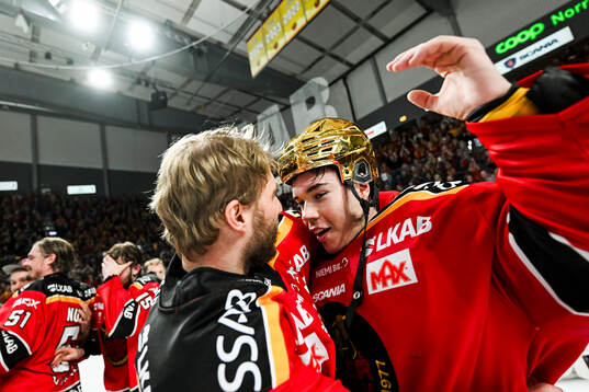 Luleås målvakt Matteus Ward jublar