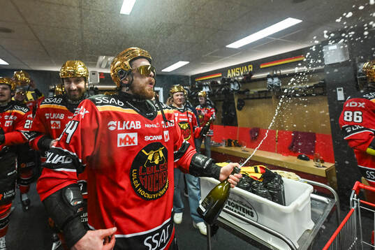 Luleås Brendan Shinnimin jublar