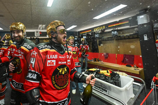 Luleås Brendan Shinnimin jublar