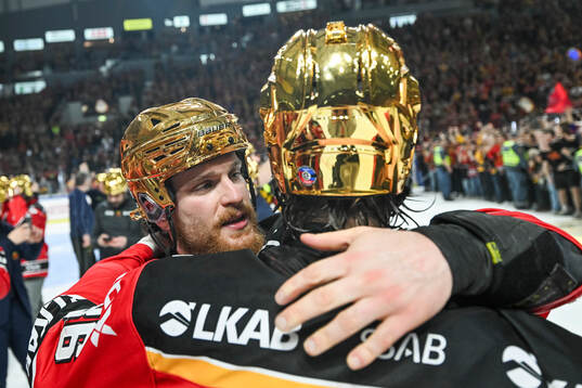 Luleås Brendan Shinnimin och Mathias Bromé jublar