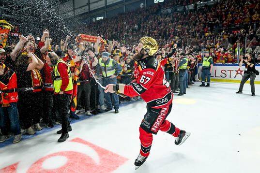 Luleås Linus Omark jublar