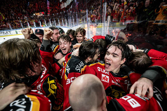 Luleås målvakt Matteus Ward jublar