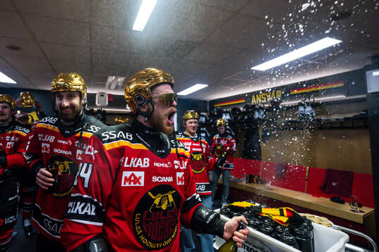 Luleås Brendan Shinnimin jublar