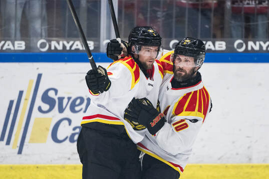 Brynäs Christian Djoos, Johan Larsson jublar
