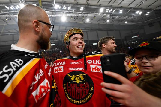 Luleås målvakt Matteus Ward jublar