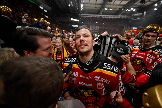 Luleås Erik Gustafsson jublar