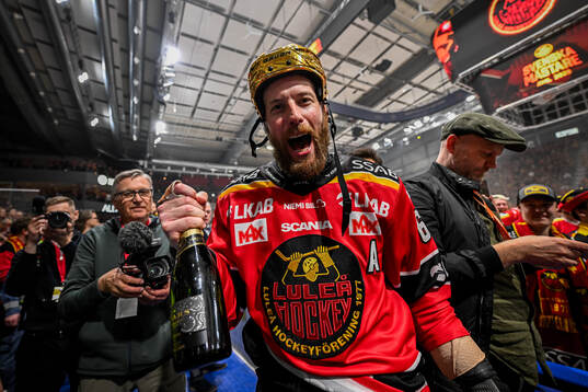 Luleås Linus Omark jublar